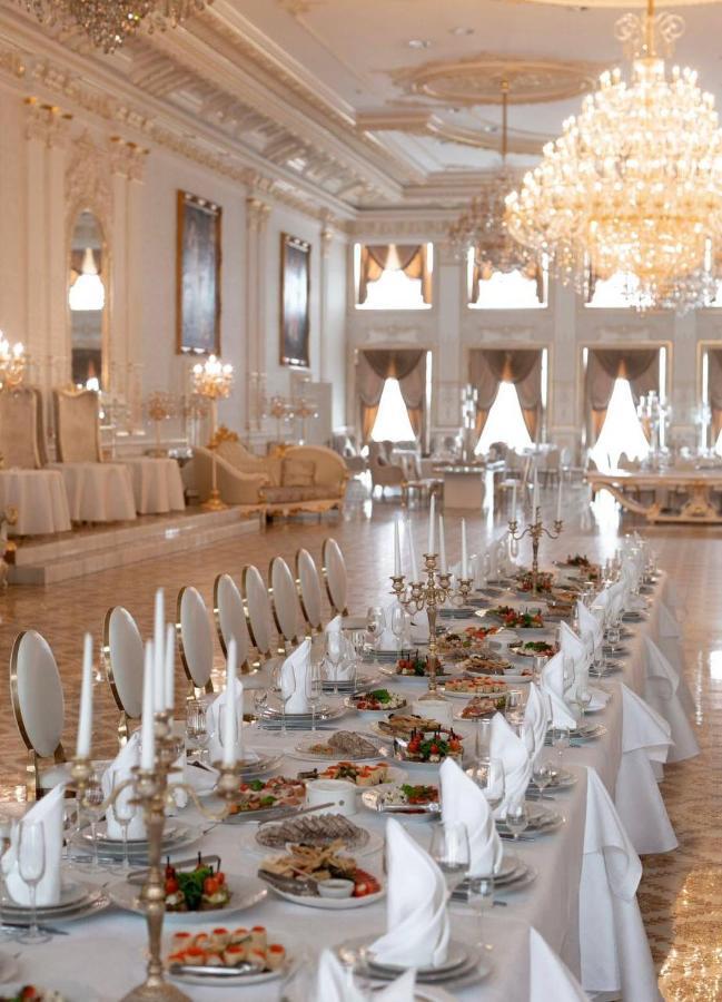 Hotel Grand Aristocrate Dubovtsy Exterior foto