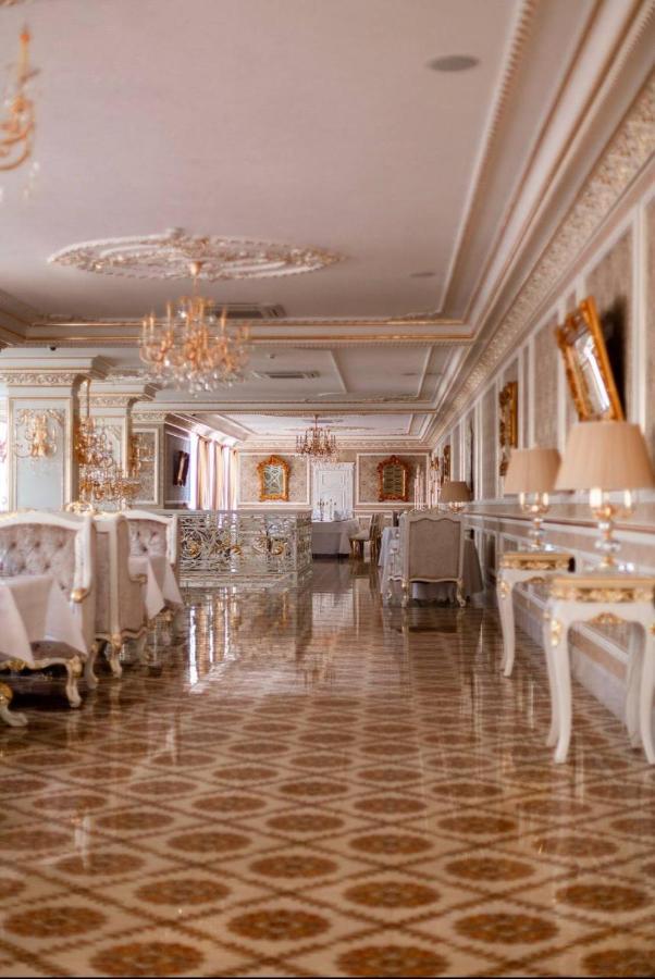 Hotel Grand Aristocrate Dubovtsy Exterior foto